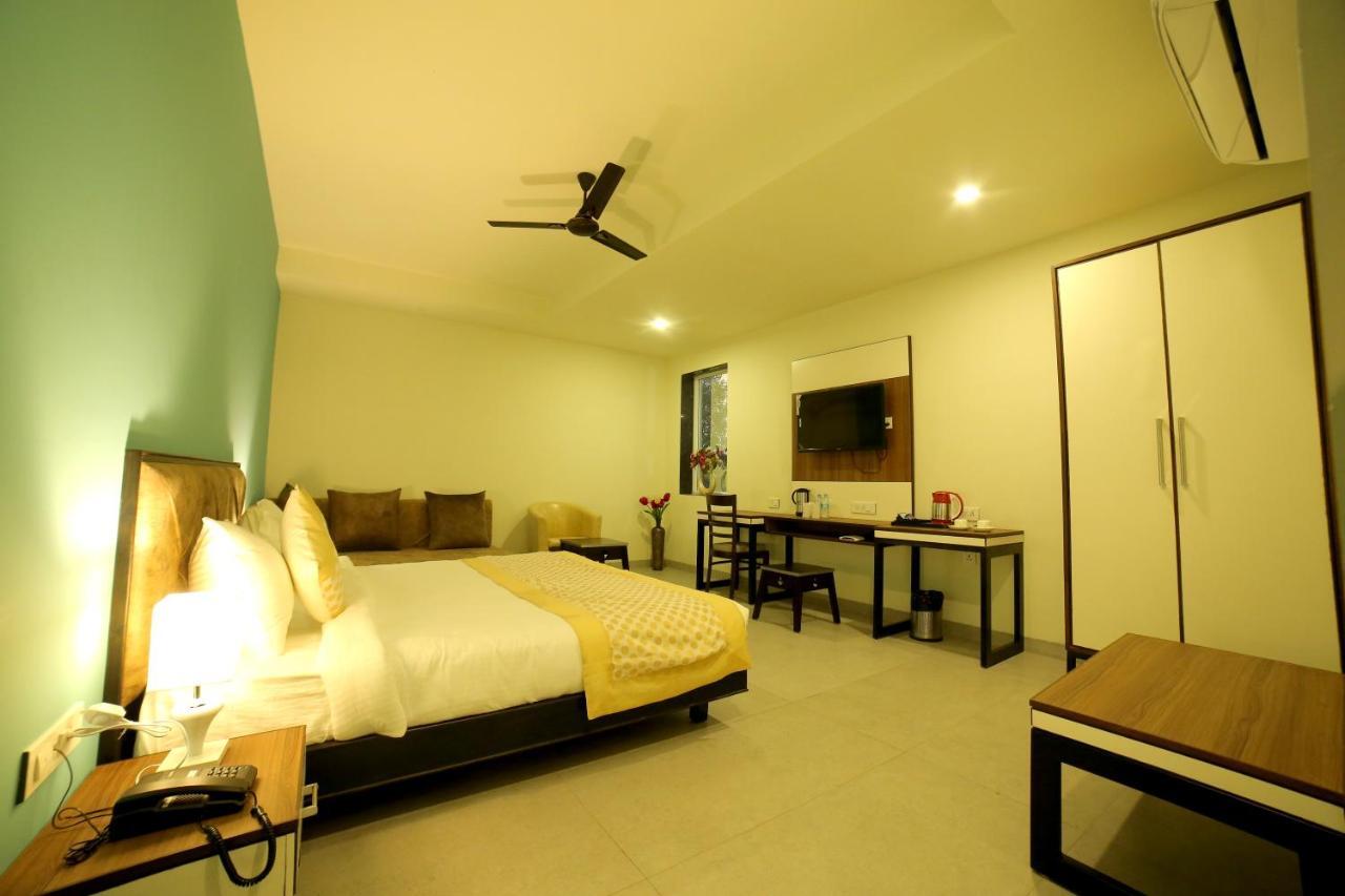 Vijay Vilas Hotel & Convention Hall Agra  Exterior photo
